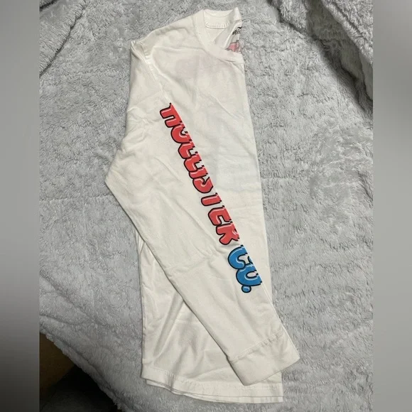 NWOT Unisex Hollister “The Co Stands For Comfort” Couch Graphic Long Sleeve - Picture 3 of 12